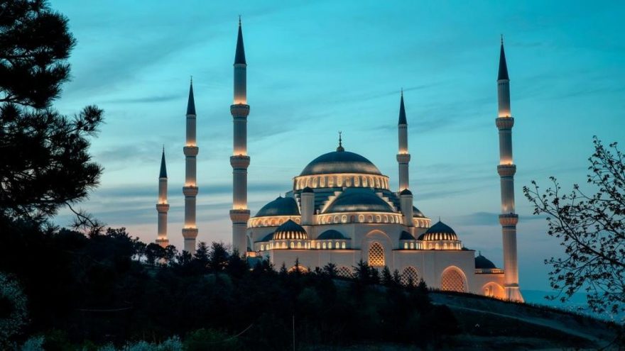Bayram namazı saat kaçta? Diyanet 2020 il il Kurban Bayramı namazı saatleri… Bayram namazı saat kaçta? Diyanet 2020 il il Kurban Bayramı namazı saatleri…